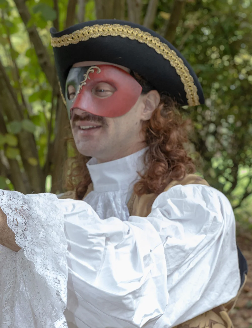 Tricorno Bordo Oro - Image 3